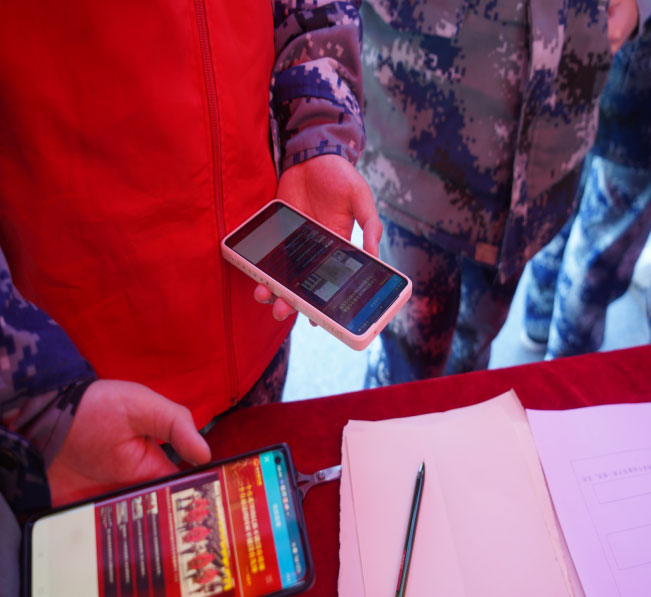 祭扫烈墓 顺缅士安 ——必赢242net官网清明节缅怀革命烈士