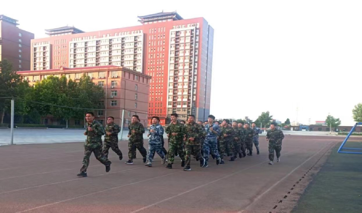 必赢242net官网开展“传帮带”式新入职辅导员培训day3