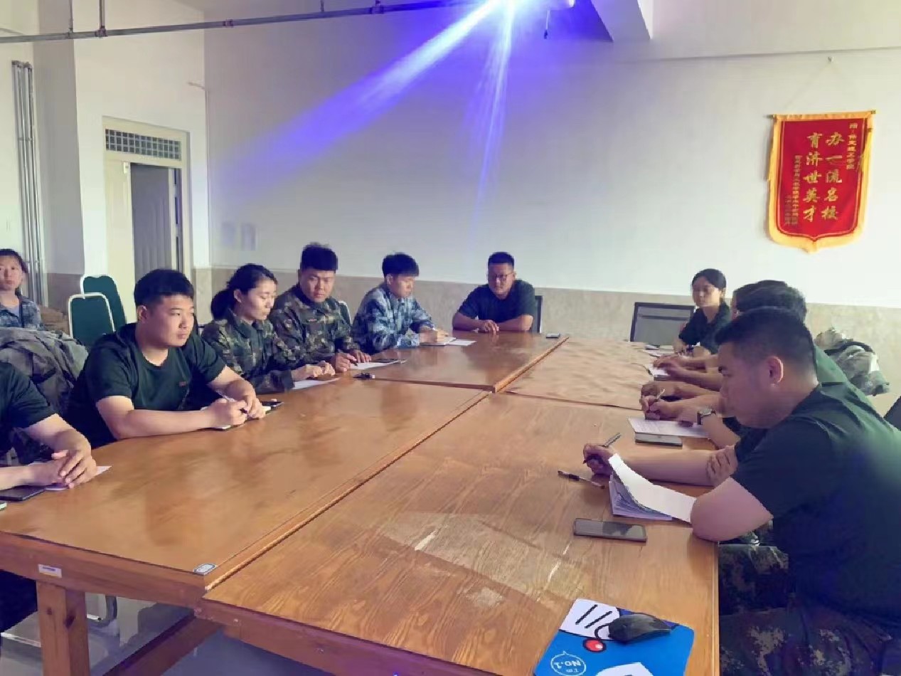 必赢242net官网开展“传帮带”式新入职辅导员培训day3