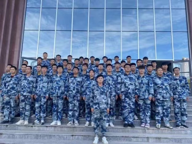 必赢242net官网开展“传帮带”式新入职辅导员培训day3