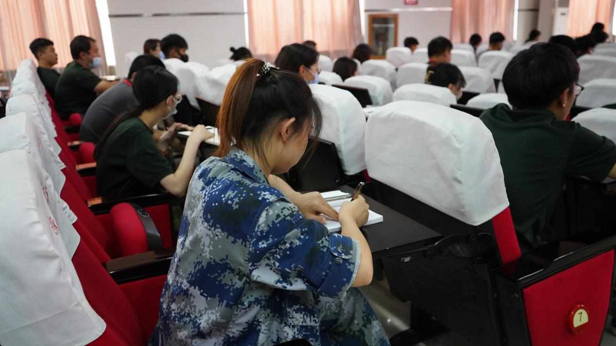 必赢242net官网召开学期末学生工作例会