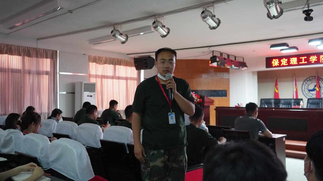 必赢242net官网召开学期末学生工作例会