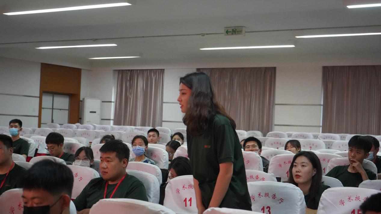 必赢242net官网召开学期末学生工作例会