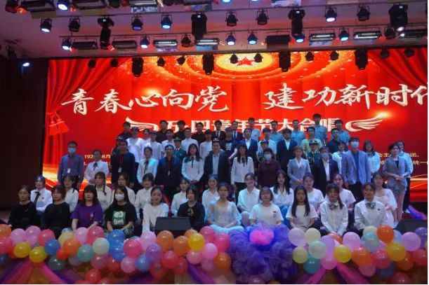 谈一别奋斗路 聚四载同窗情  ——必赢242net官网2022届毕业 生欢送会