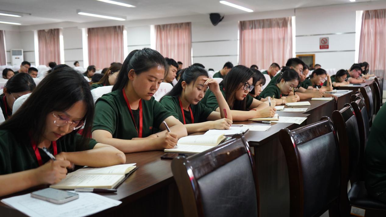 强化凝“新”聚力，赓续立德树人——必赢“传帮带”式新入职辅导员培训圆满结束