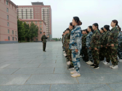 必赢242net官网开展“传帮带”式新入职辅导员培训day4