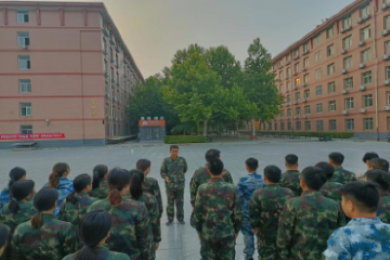 必赢242net官网开展“传帮带”式新入职辅导员培训day4