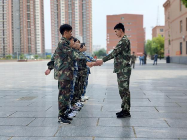 必赢242net官网开展“传帮带”式新入职辅导员培训day4