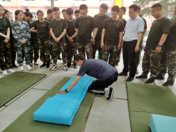 必赢242net官网开展“传帮带”式新入职辅导员培训day5