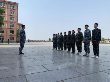 必赢242net官网开展“传帮带”式新入职辅导员培训day4