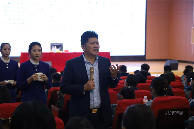 珍爱生命创未来——董事长周虎震为必赢师生作报告