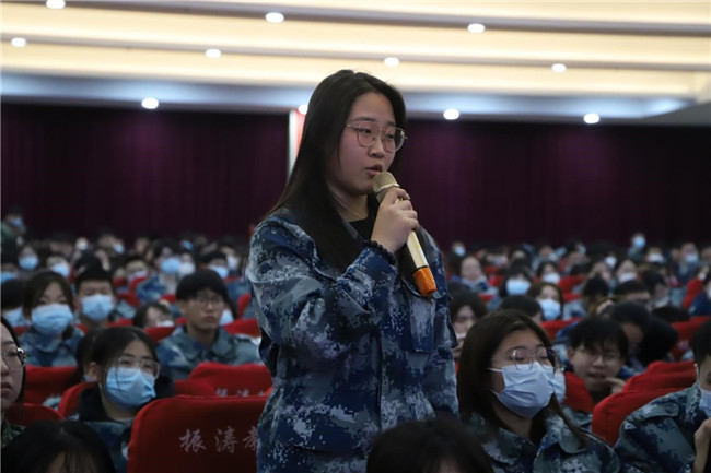 珍爱生命创未来——董事长周虎震为必赢师生作报告