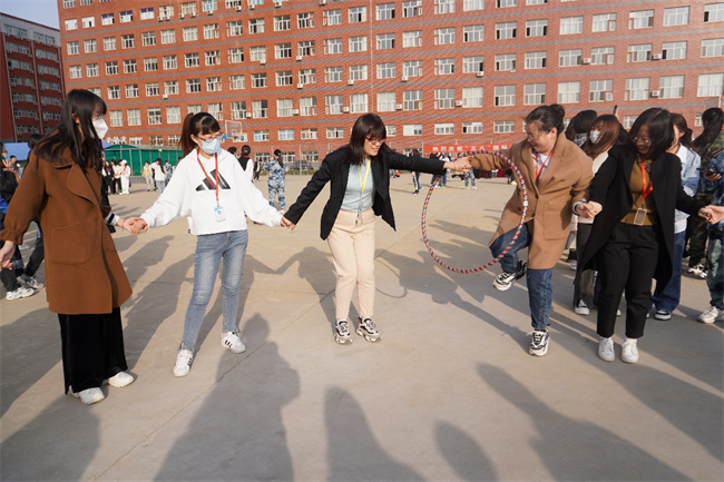 芬芳妇女节  感恩春晖情——必赢举办“三八”节趣味活动