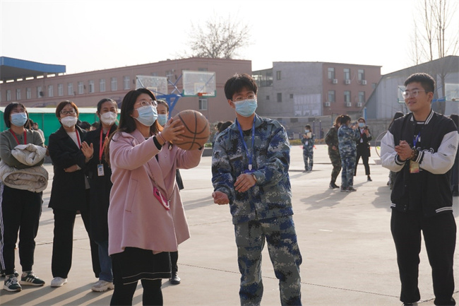 芬芳妇女节  感恩春晖情——必赢举办“三八”节趣味活动