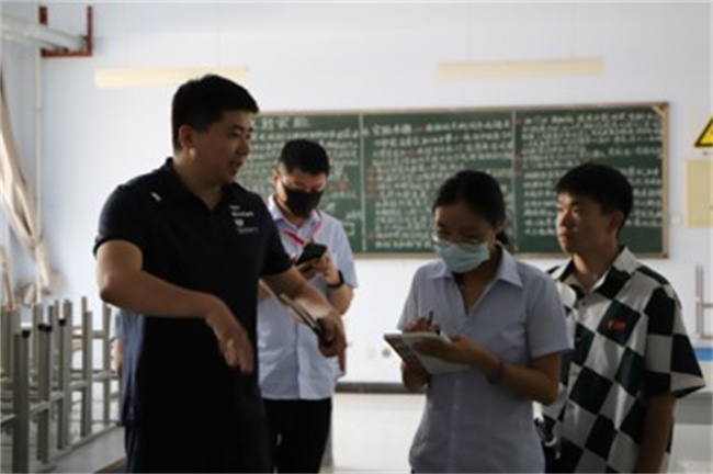 省教育厅专家组到必赢开展实验室安全现场检查工作