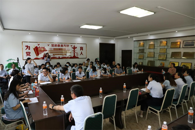 清华大学教授曹莉受邀来必赢进行座谈交流