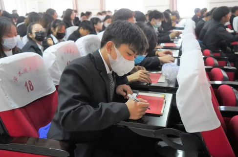 必赢242net官网第二次学生代表大会