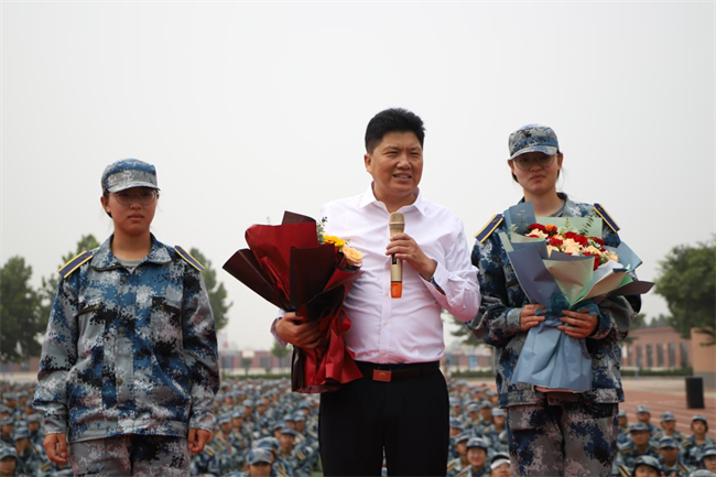 燃理想之火，奏时代之歌——董事长周虎震教授为必赢新生作励志成才报告