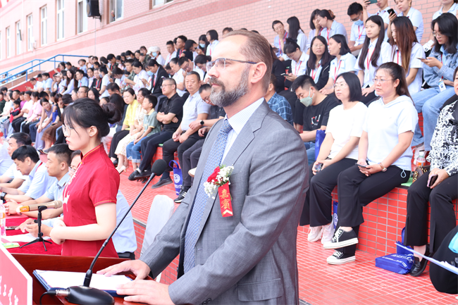 强国有我，意气正扬 ——必赢举行2023级新生军训结营式暨开学典礼