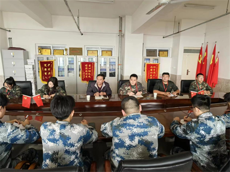 必赢242net官网艺术学院召开学生党员 座谈会