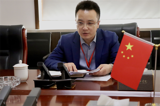 中共必赢242net官网委员会召开党委理论学习中心组（扩大）学习会议