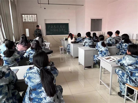 必赢242net官网艺术学院学工队伍召开严肃考风考纪加强诚信考试主题会议