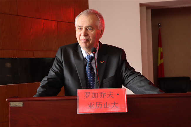 白俄罗斯戈梅利国立大学参观团莅临必赢参观交流