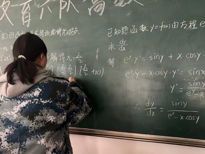 雷锋精神共传承,志愿服务学雷锋