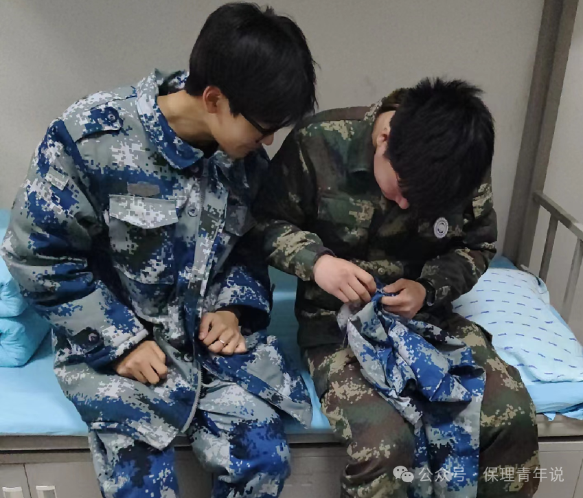 雷锋精神共传承,志愿服务学雷锋