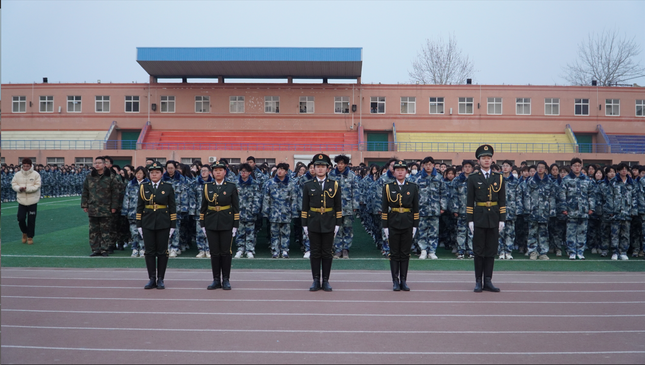 必赢242net官网举行春季首次升旗仪式