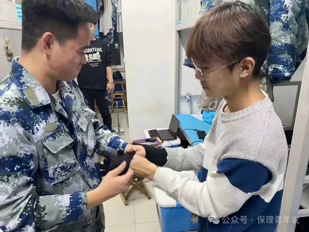 雷锋精神共传承,志愿服务学雷锋