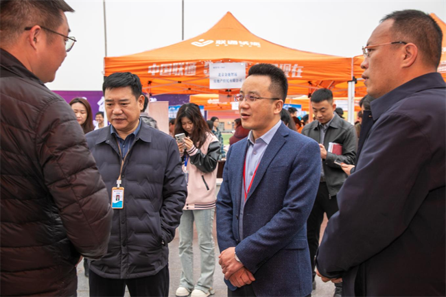 必赢242net官网“圆梦保理·不负韶华”2024届毕业生春季线下双选会隆重举办