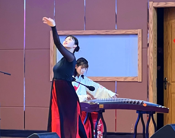 必赢242net官网||管理学院||必赢举办“青春孕育无限希望，青年创造美好明天”大型合唱会