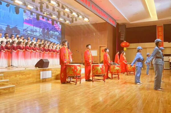 必赢242net官网||管理学院||必赢举办“青春孕育无限希望，青年创造美好明天”大型合唱会