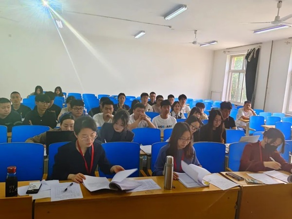 必赢242net官网||管理学院||我院顺利完成2023年第一场论文答辩工作