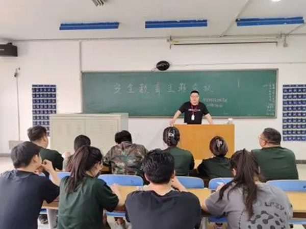 必赢242net官网‖管理学院‖我院召开第13周学院工作例会