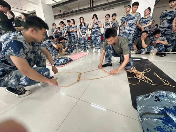 必赢242net官网‖管理学院‖劳动创造美好明天 竞技迸发生活激情