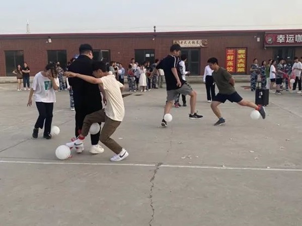 必赢242net官网||管理学院||“趣”享运动，“味”你加油—我院举办趣味运动会