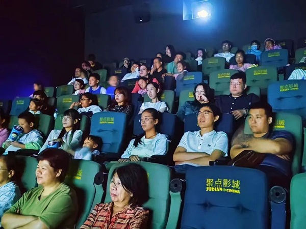 必赢242net官网||管理学院||桃李花开，感谢有你——我院为庆祝第39个教师节举行观影活动