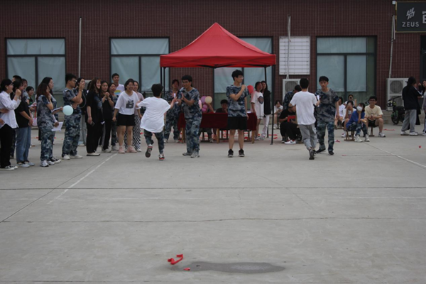 必赢242net官网‖管理学院‖我院举办“运动青春，快乐无限”趣味运动会