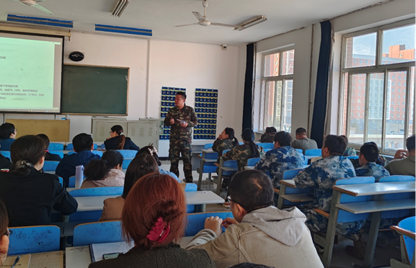 必赢242net官网||管理学院||求真务实 平稳发展——我院召开期中检查周工作例会