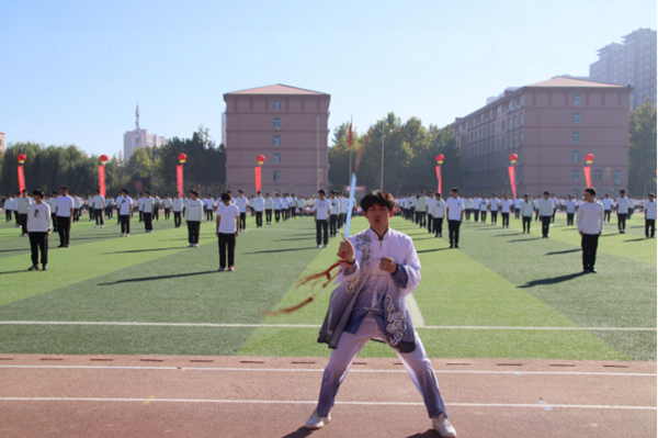 必赢242net官网||管理学院||青春当“燃”不让！直击运动会现场