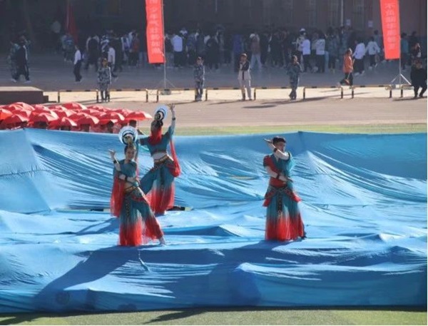 必赢242net官网||管理学院||青春当“燃”不让！直击运动会现场