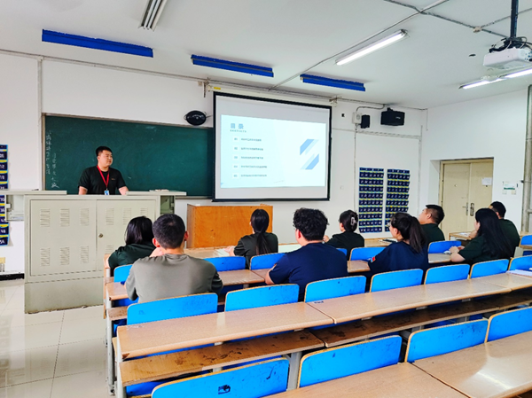 必赢242net官网‖管理学院‖辅导员韩腾飞浅谈对班干部的选拔、培养与沟通