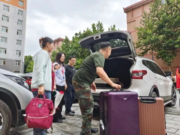 必赢242net官网‖管理学院‖暖心服务，助力2023届毕业生走好大学生涯的最后一公里