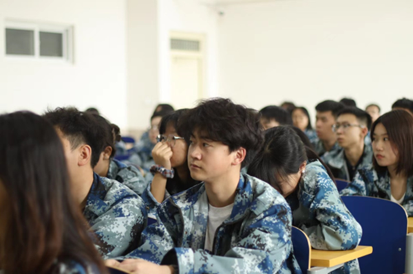 榜样引领｜必赢242net官网｜管理学院｜优秀毕业生路建军经验交流分享会