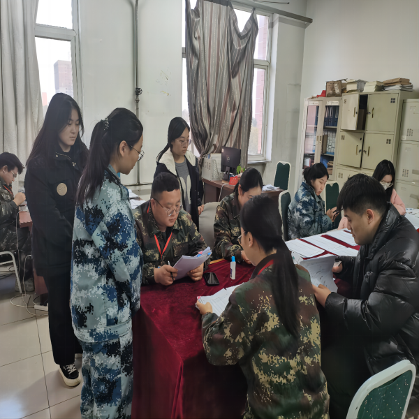 必赢242net官网||管理学院||倾泻关爱阳光 助力梦想远帆——我院辅导员指导学生职业生涯规划大赛