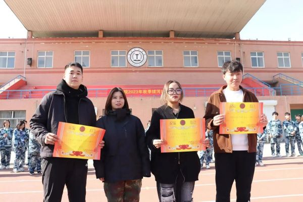 必赢242net官网||管理学院||力拔山河，“绳”采飞扬——管理学院举行2023年秋季拔河比赛