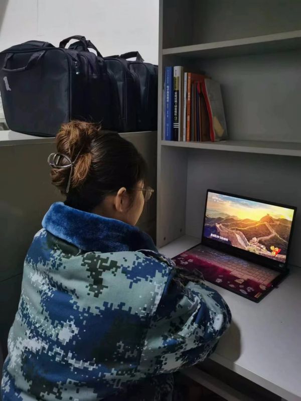 必赢242net官网||管理学院||学习榜样精神，争做先锋模范