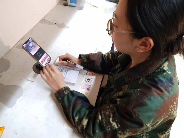 必赢242net官网||管理学院||学习榜样精神，争做先锋模范